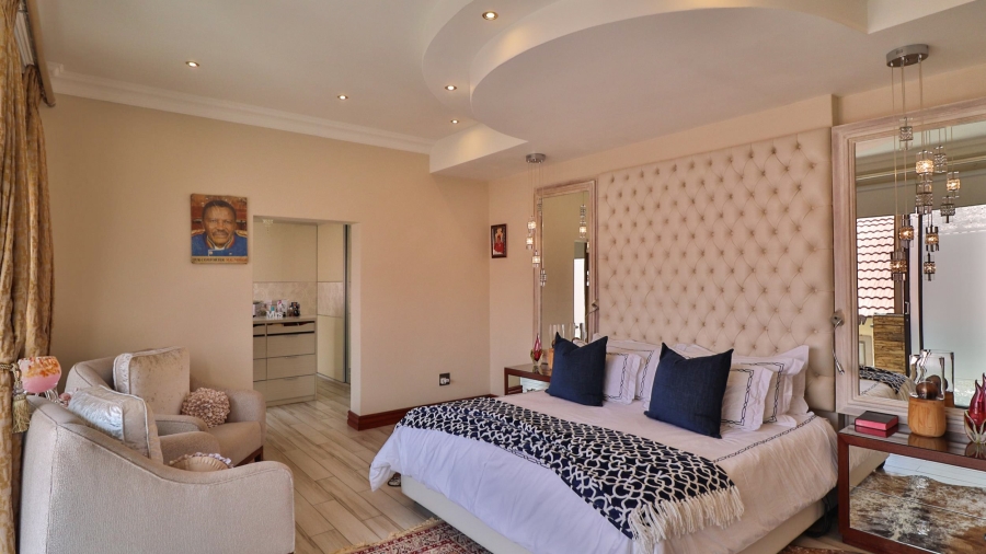 6 Bedroom Property for Sale in Birdwood Estate North West